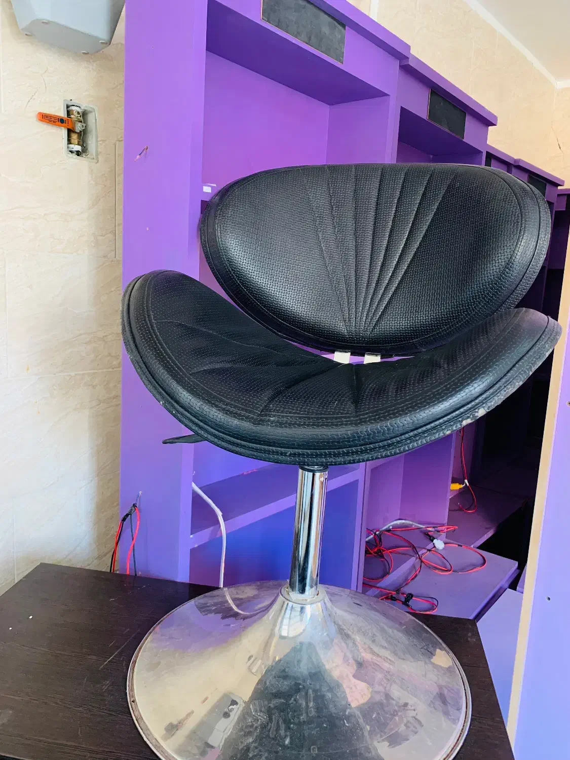 صندلی|صندلی و نیمکت|اصفهان, بهارستان|دیوار