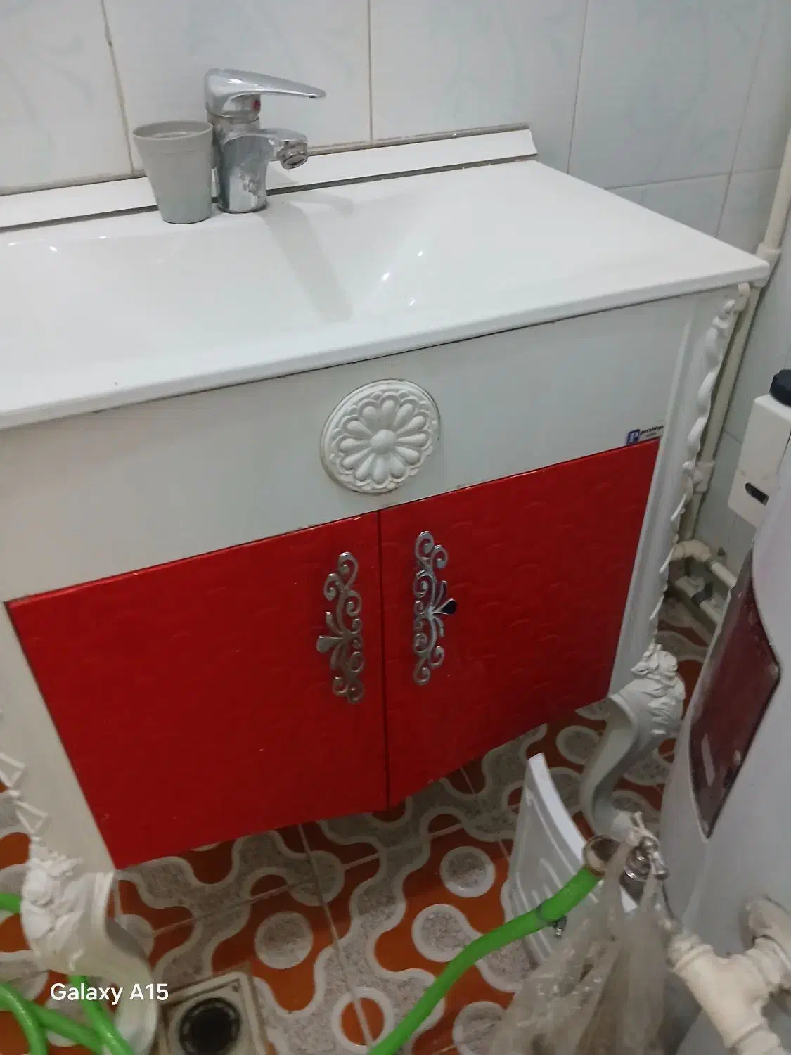 روشوی شیک سالم تمیز|لوازم سرویس بهداشتی|نهاوند, |دیوار