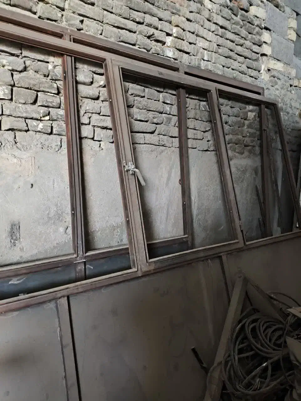 درب آهنی نو|مصالح و تجهیزات ساختمان|اصفهان, جاوان|دیوار