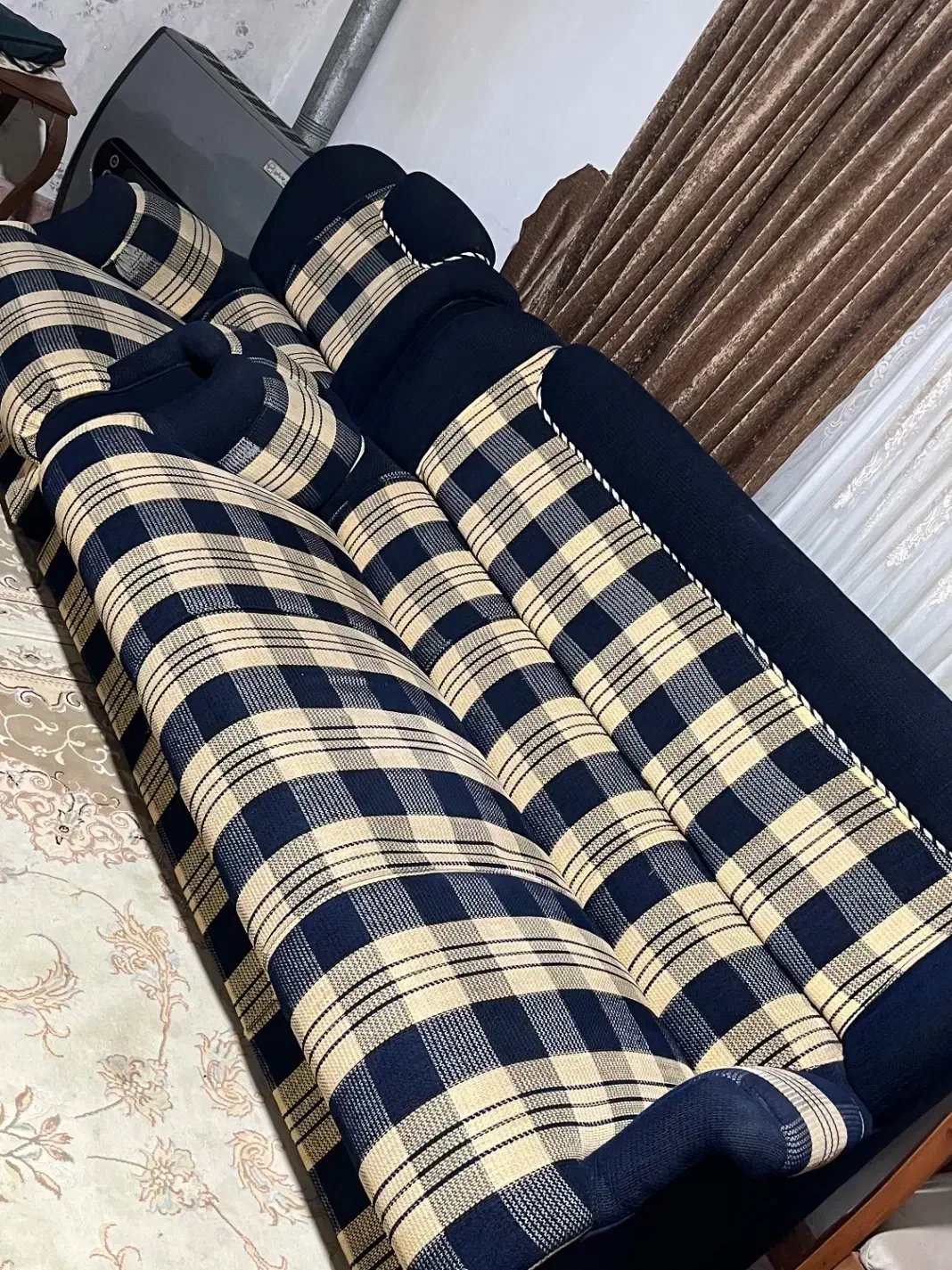 مبل راحتی|مبلمان خانگی و میز عسلی|رشت, پیرکلاچای|دیوار