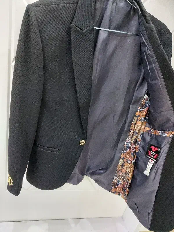 کت تک برند SAFIR سایز لارج|لباس|سلماس, |دیوار