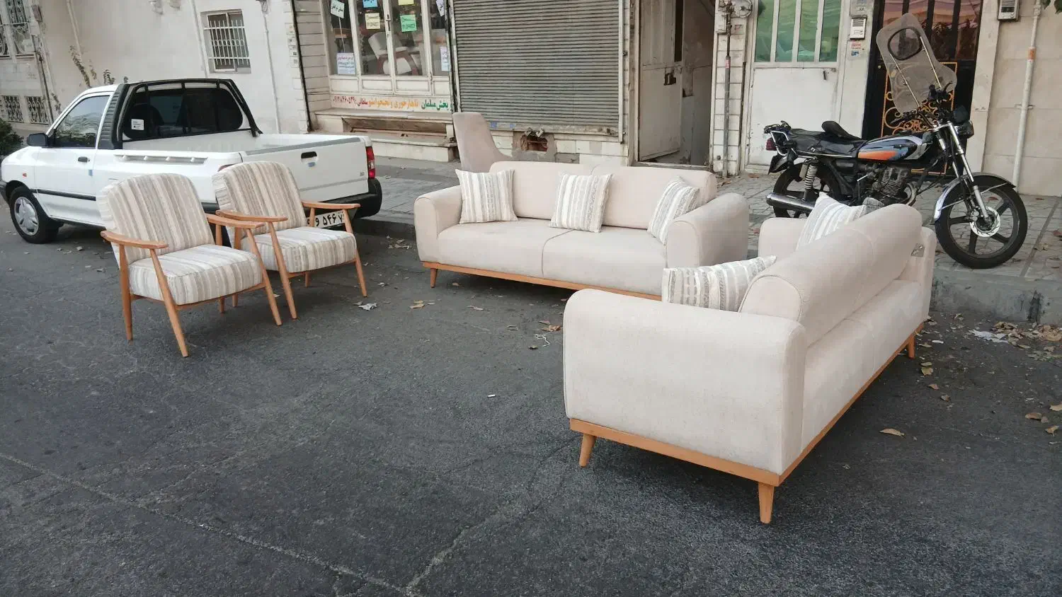 مینیمال ۸نفره|مبلمان خانگی و میز عسلی|تهران, خاک سفید|دیوار