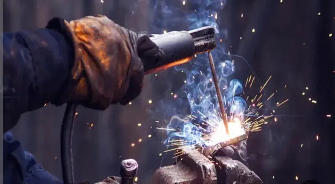 کارگر فنی آشنا به جوشکاری با سابقه کار|استخدام صنعتی، فنی، مهندسی|خرم‌آباد, |دیوار