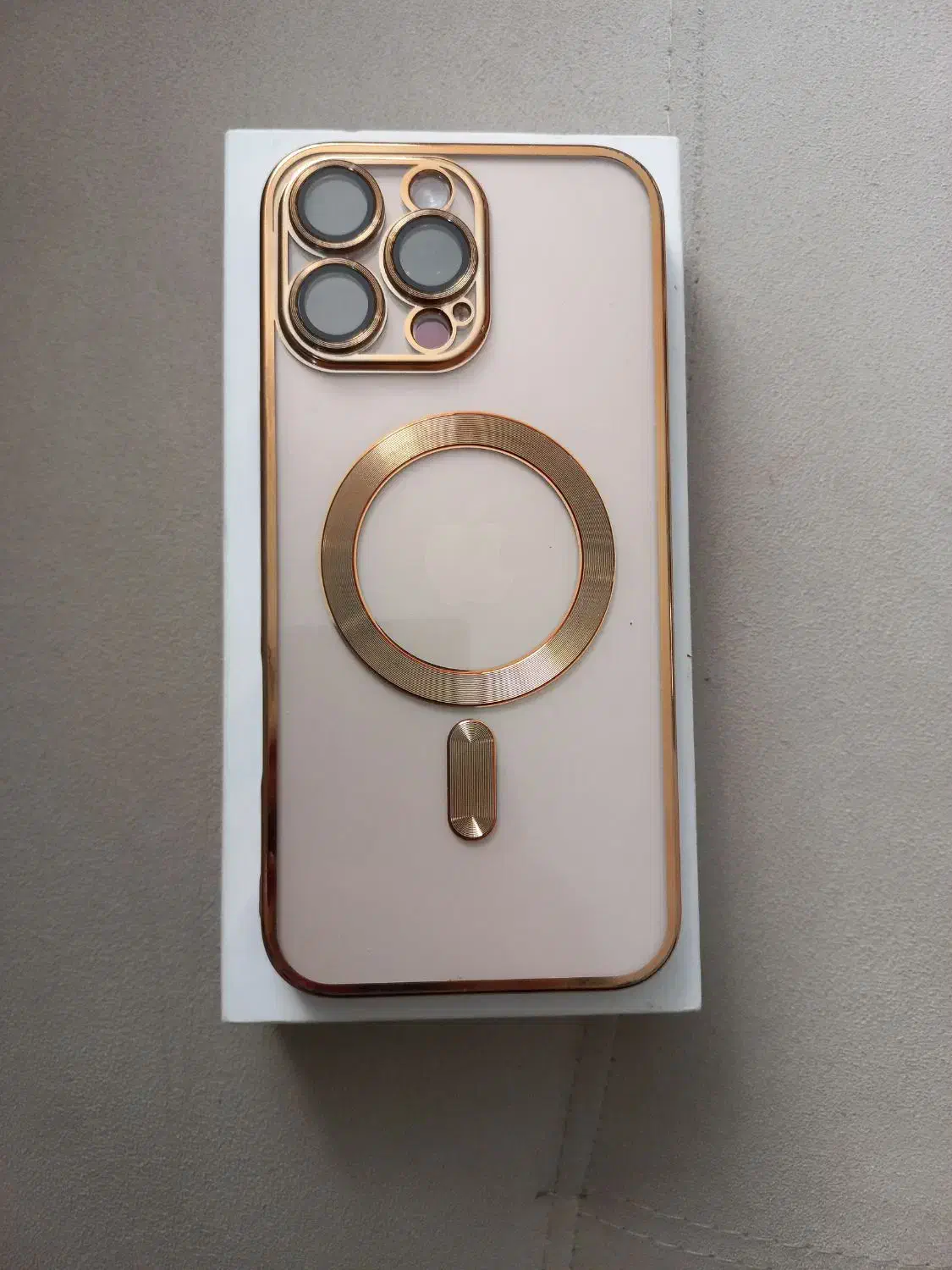 ایفون ۱۶ پرومکس باتری ۱۰۰ سه بار شارژ شده|موبایل|شیراز, گلدشت معالی‌آباد|دیوار