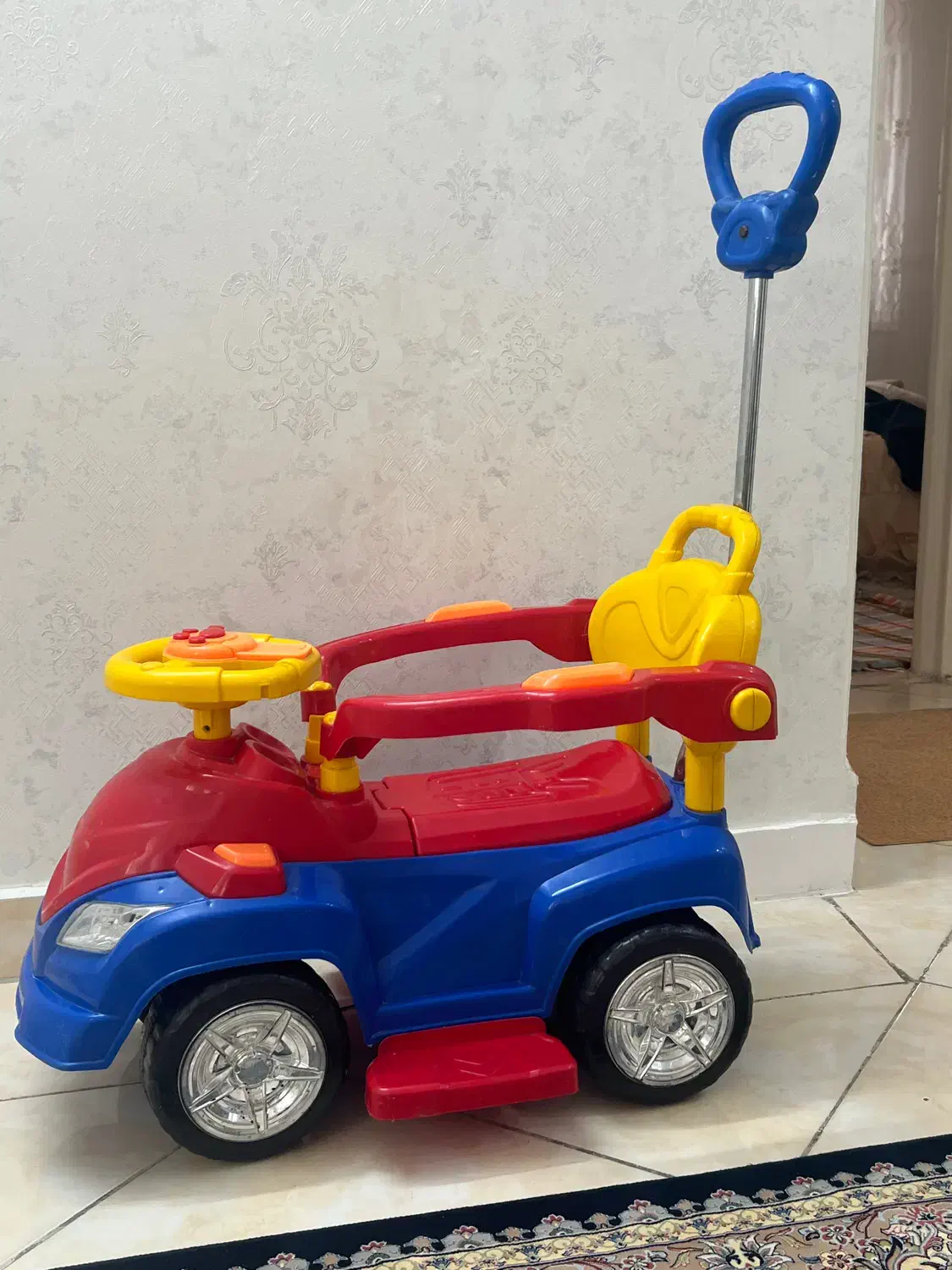 ماشین|اسباب‌بازی بچه|ری, فیروزآبادی|دیوار