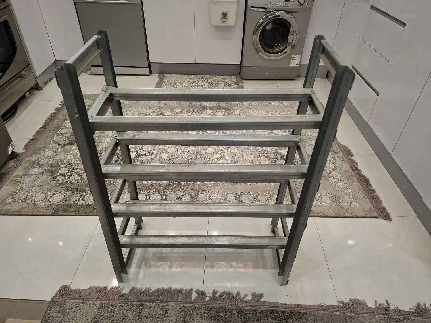 جاکفشی، قفسه طبقه|جاکفشی، کمد، دراور|اراک, |دیوار