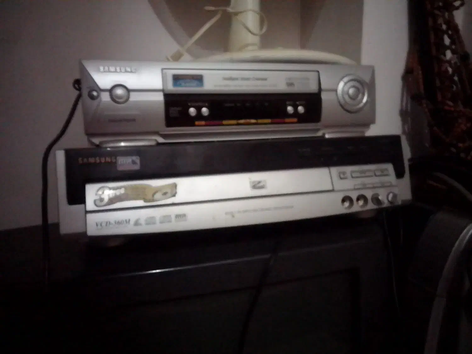 یه سری وسایل منزل تلویزیون ۲۱ ویدیو دستگاه سی دی|سایر لوازم برقی|رشت, گلزاران|دیوار