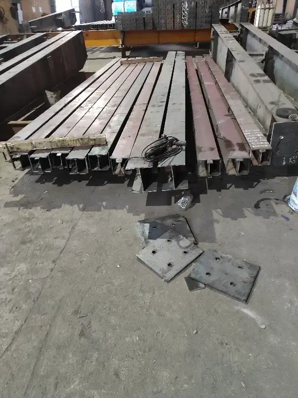 کارگر ساده و مونتاژ کار سوله و تمیز کار سوله|استخدام معماری، عمران و ساختمانی|کهریزک, |دیوار