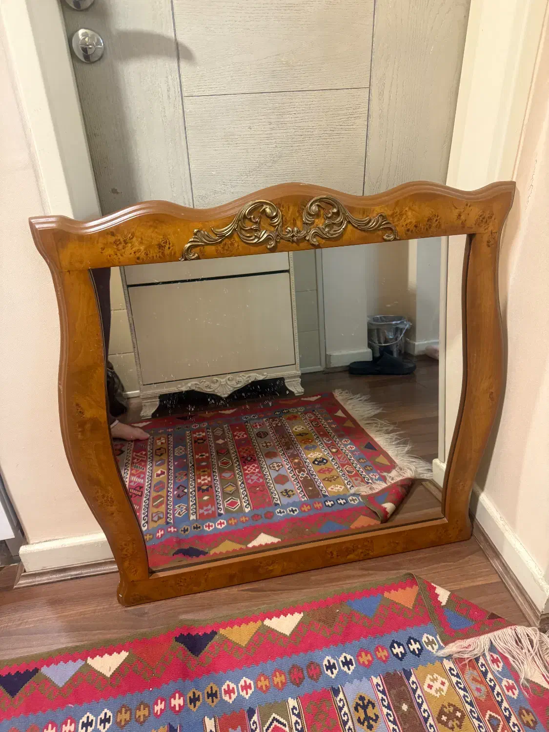 آیینه ی چوب و برنز|آینه|تهران, گلستان (شهرک راه آهن)|دیوار