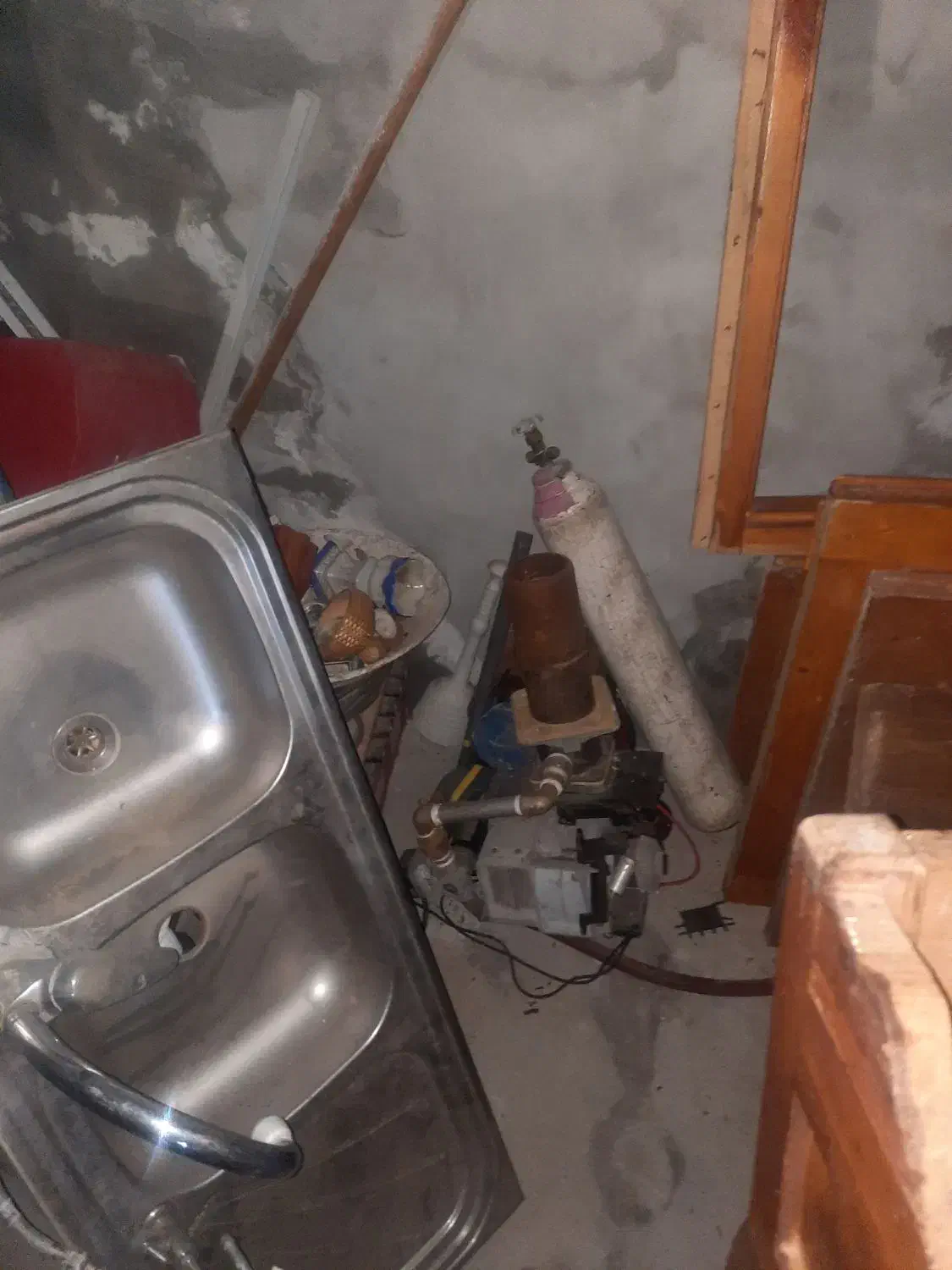 سینک تمیز درحدنو|آب‌چکان و نظم‌دهنده ظروف|رویان, |دیوار