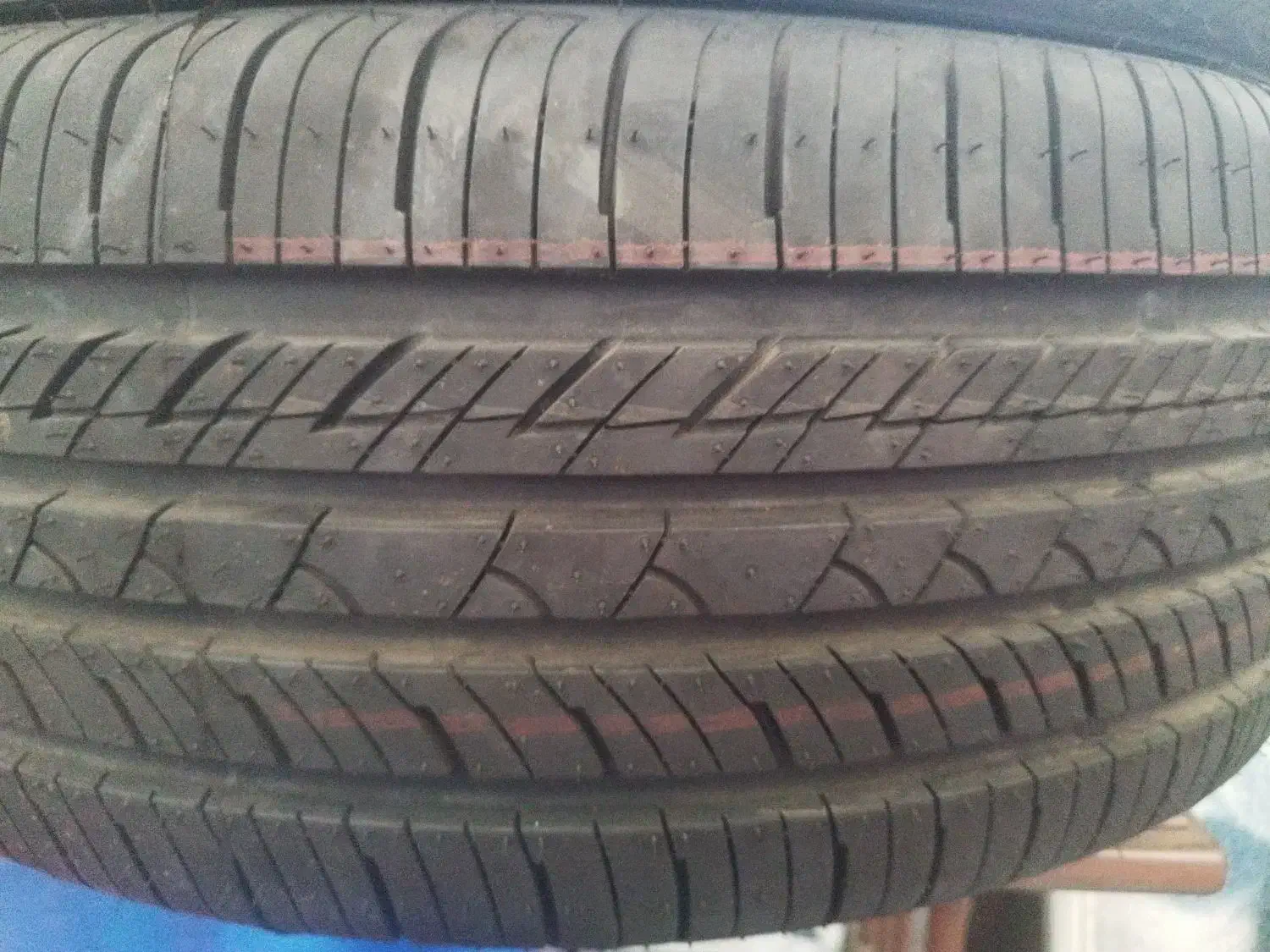 لاستیک بارز سایز 2050سال 5نو نو اکبند|قطعات یدکی و لوازم جانبی|اندیشه, اندیشه فاز ۱|دیوار