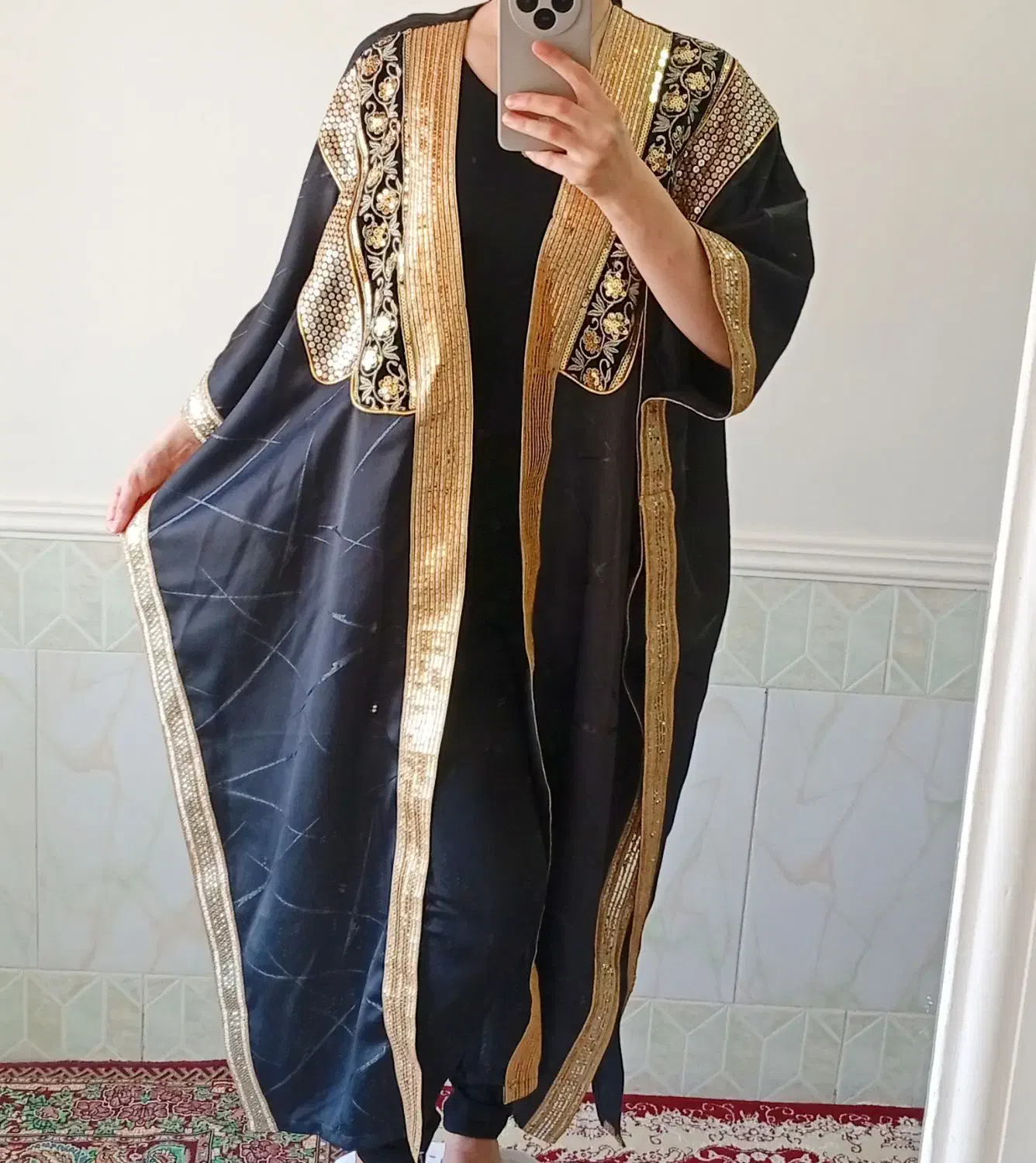 عبا مجلسی|لباس|نیمروز, |دیوار