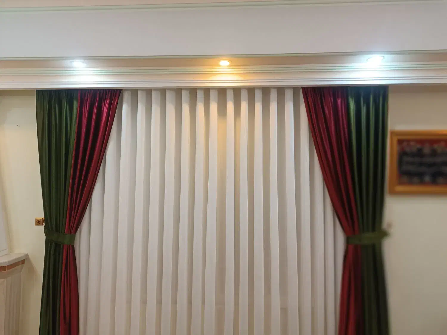 پرده منزل (نصب و شست و شوی انواع پرده)|پرده، رانر، رومیزی|کاشان, بهشتی|دیوار