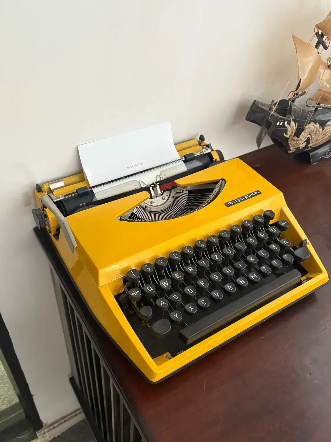 ماشین تایپ زرد tippa|کلکسیون اشیاء عتیقه|رشت, شهرک صنعتی|دیوار