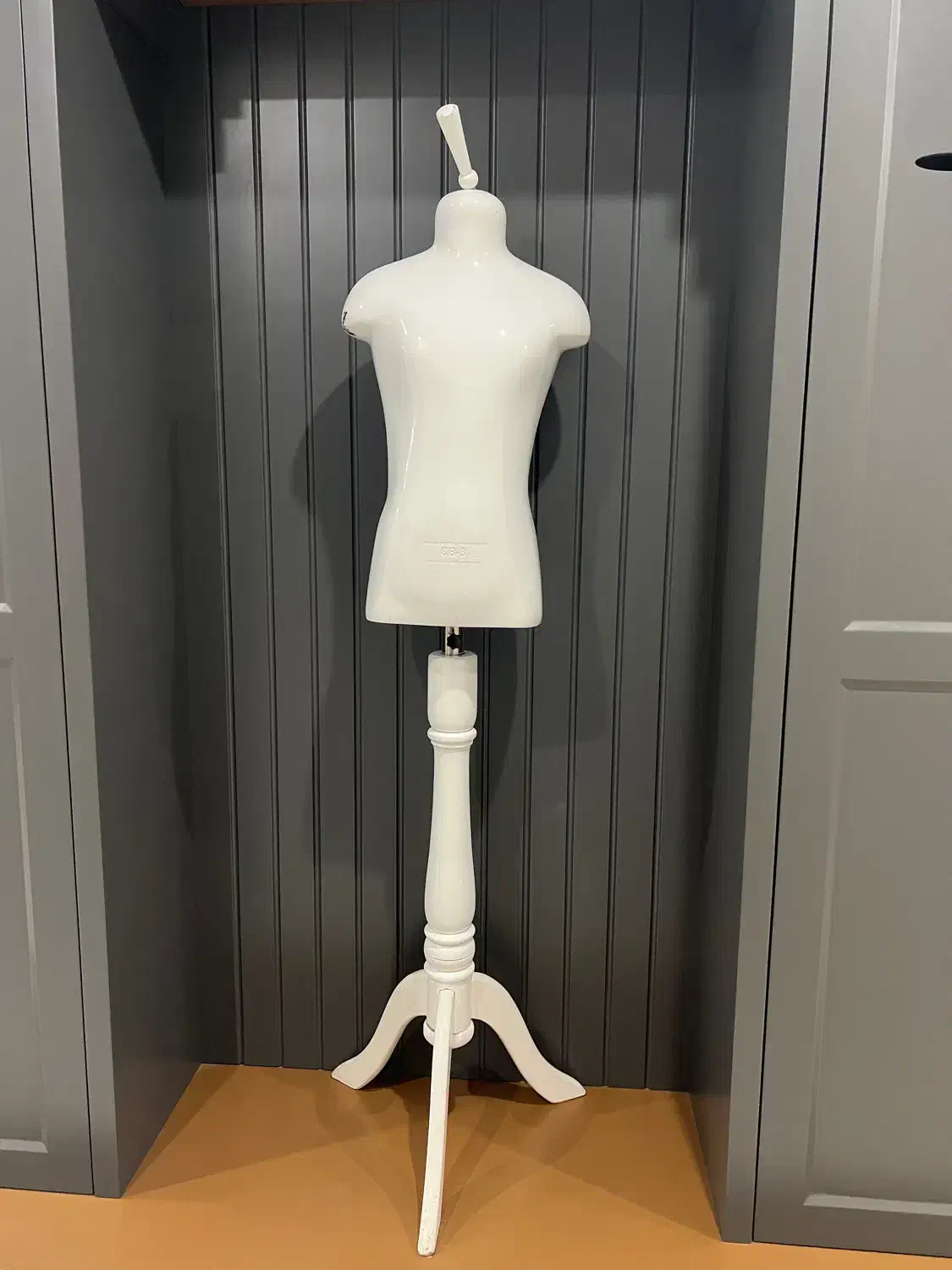 جاکفشی و رگال ومانکن بچه گانه|جاکفشی، کمد، دراور|گرگان, |دیوار