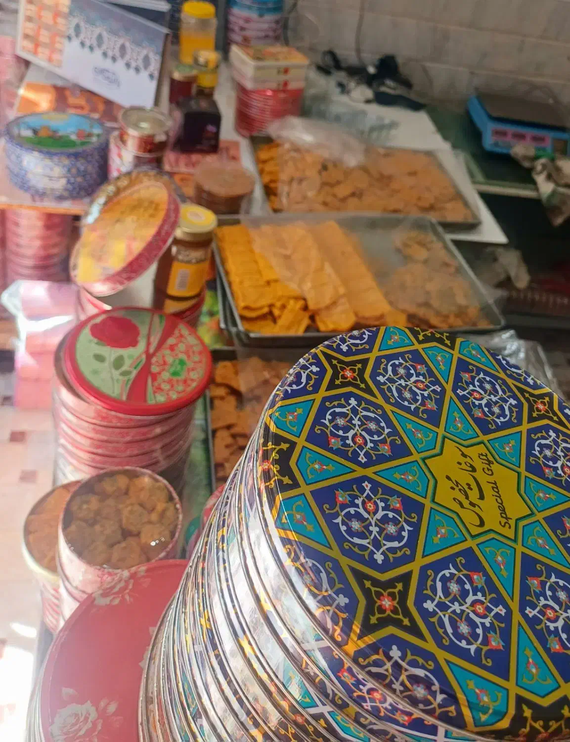 نیروی خانم مسلط به بسته بندی ویک گل کن  سوهان پزی|استخدام خدمات فروشگاه و رستوران|قم, چهار مردان|دیوار