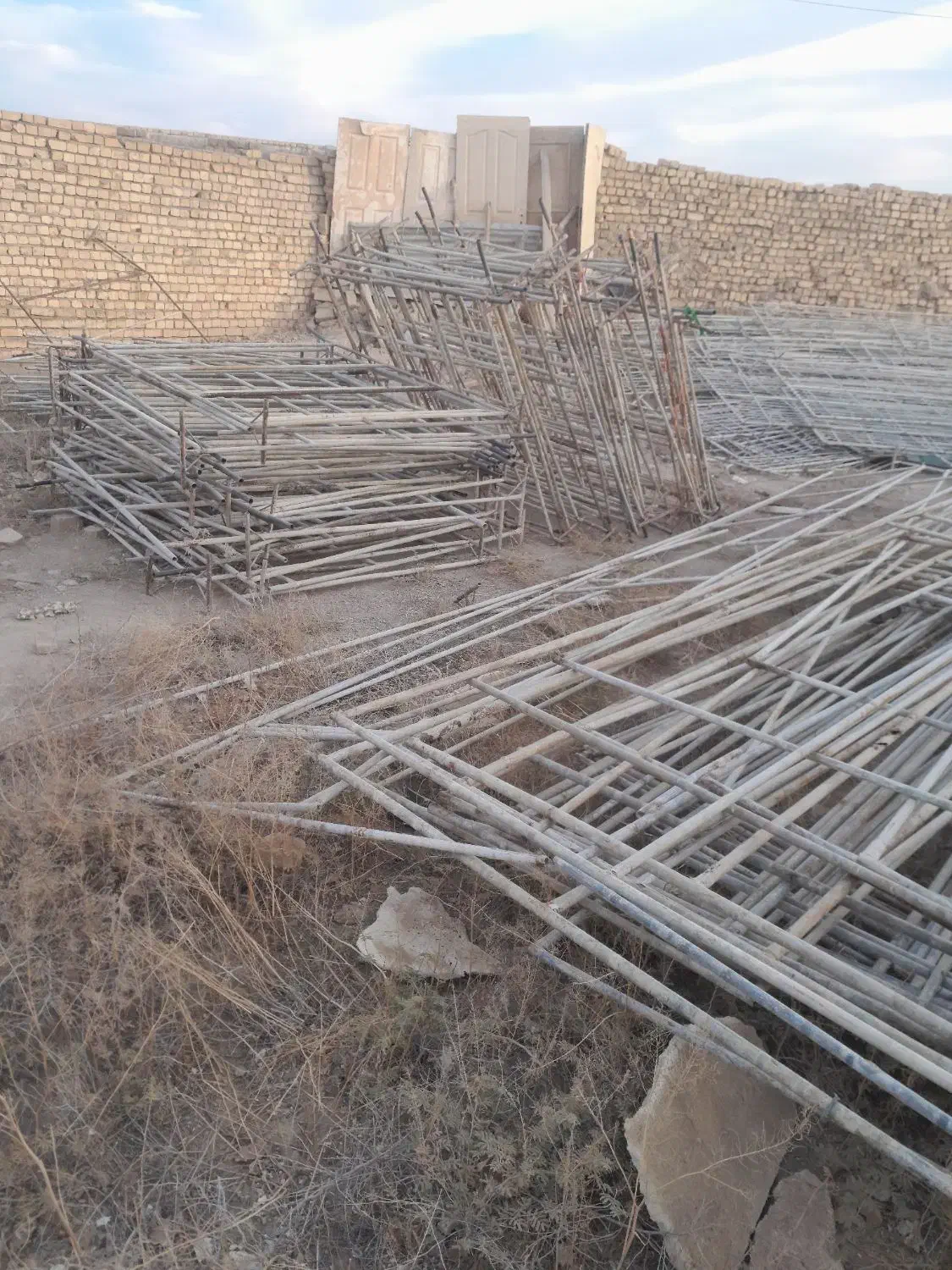 لوله شیش متری گالوانیزه سایز۲و ۲ونیم قاطی ۳نیم تن|مصالح و تجهیزات ساختمان|قنوات, |دیوار