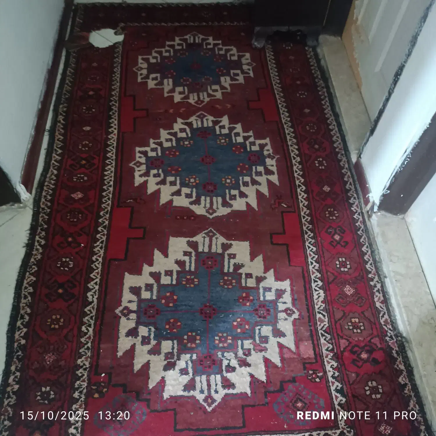 میز تلویزیون. آینه کنسول. فرش. میز تلفن. باند|فرش|گلبهار, شهر جدید گلبهار|دیوار