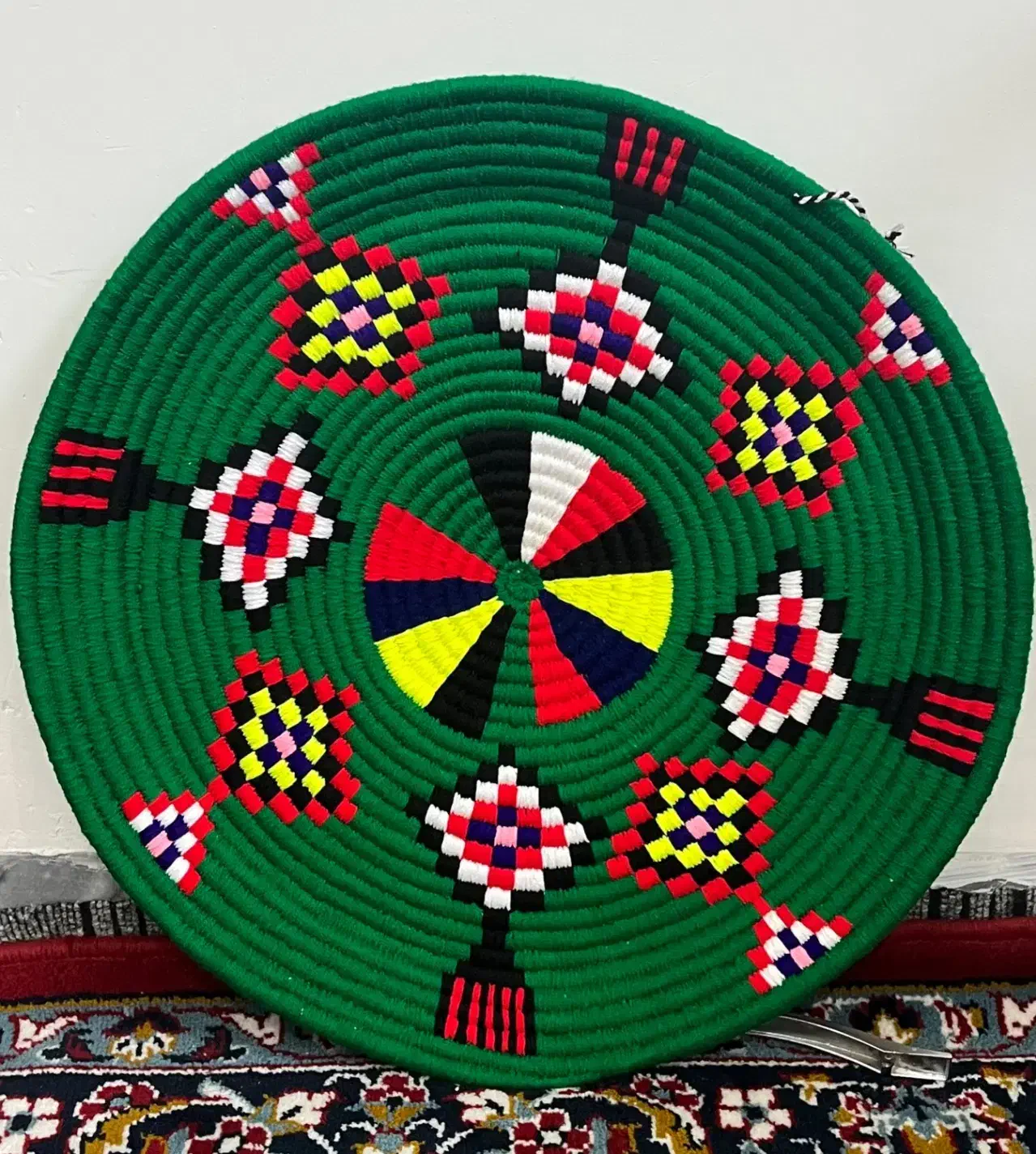 طبق کاموایی دست بافت|صنایع دستی و سایر لوازم تزئینی|آبدانان, |دیوار