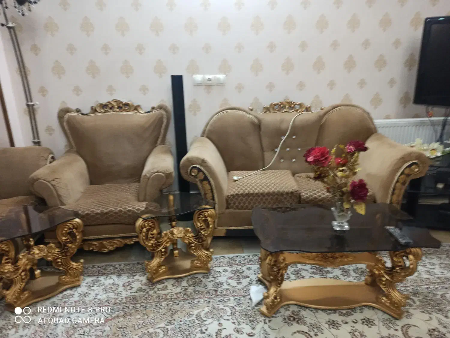 مبل هفت نفره راحتی با سه عدد میز نو بفروش میرسد|مبلمان خانگی و میز عسلی|اصفهان, سرشبادران|دیوار