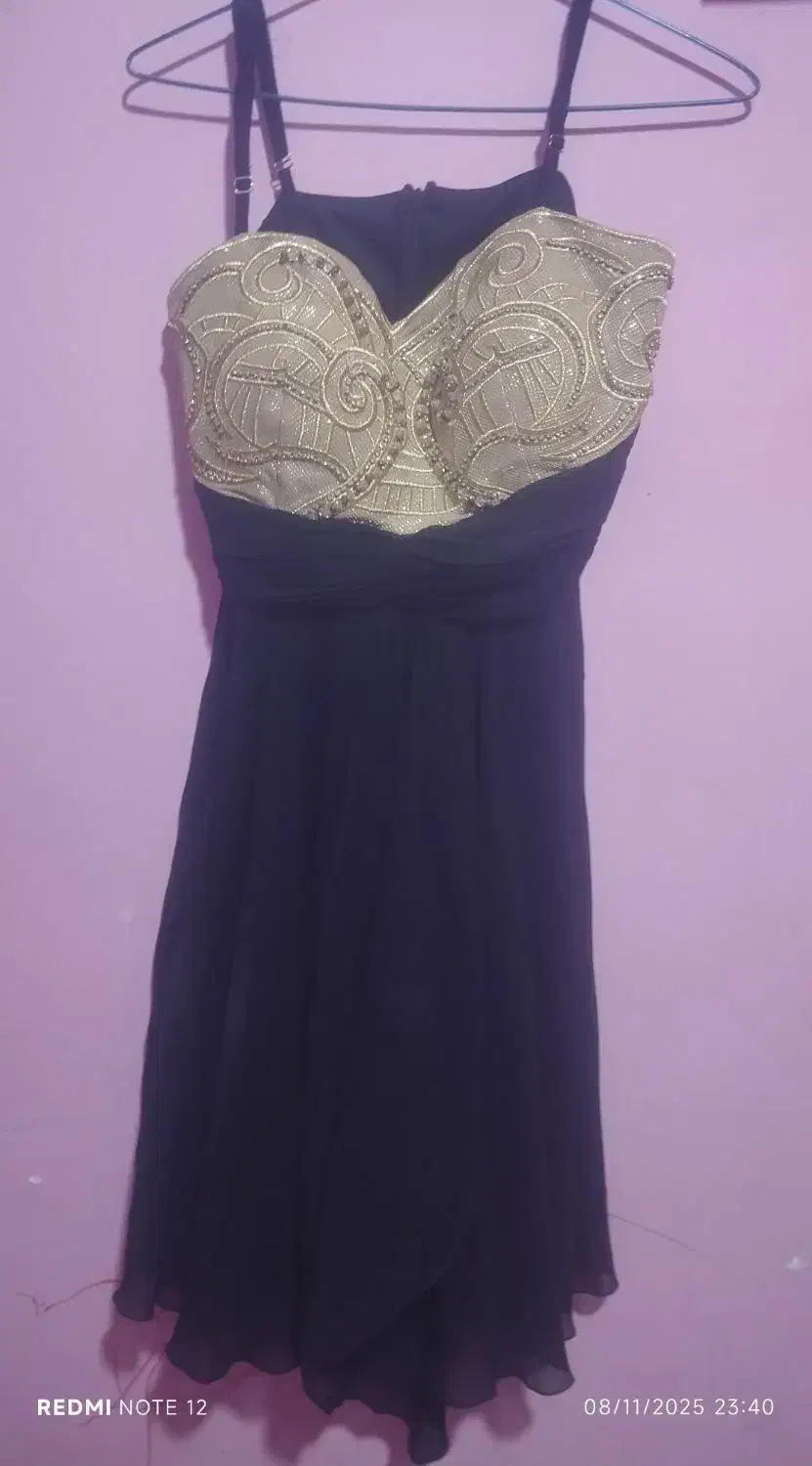 لباس مجلسی|لباس|بم, |دیوار