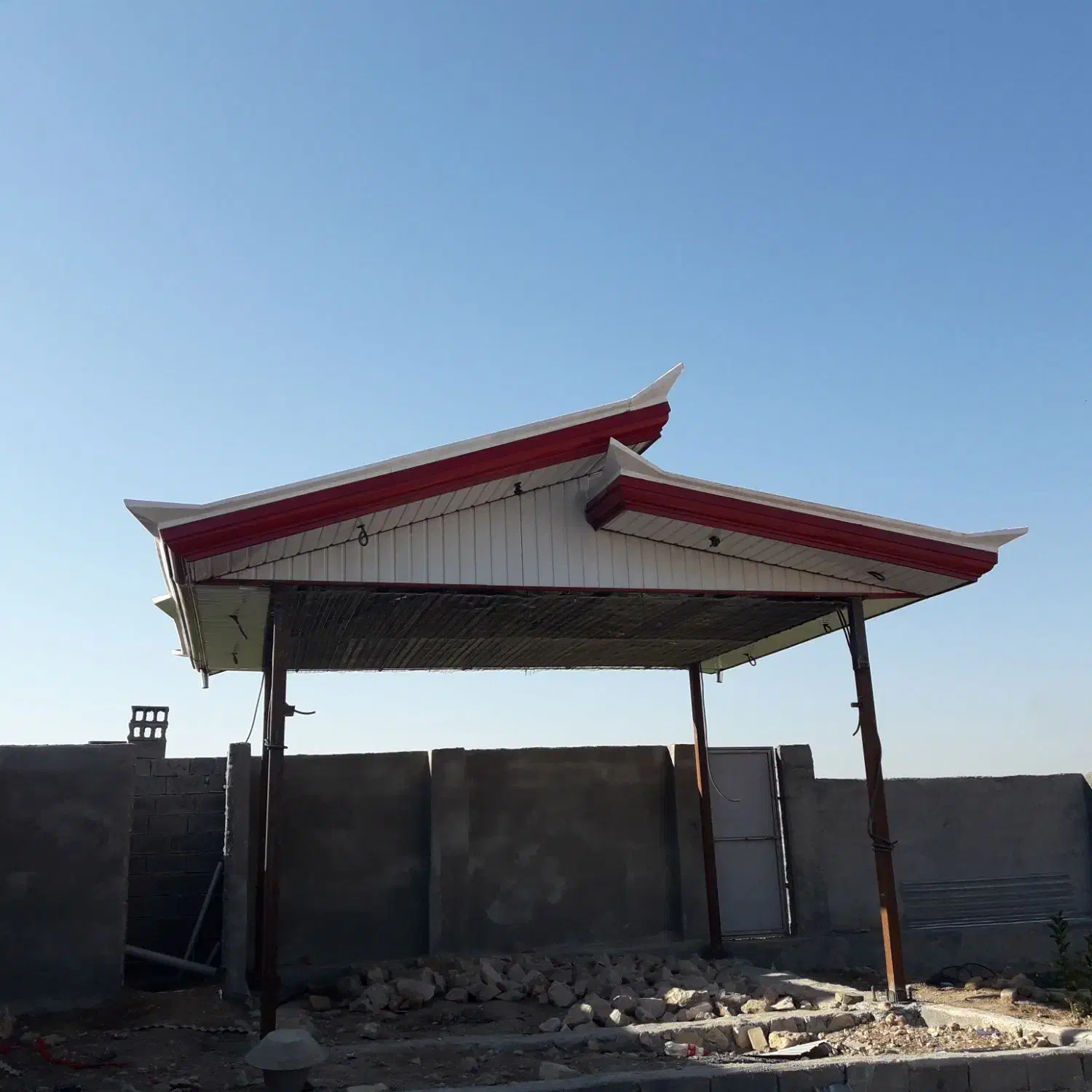 نصب انواع شیروانی نما سردری پیشانی سوله رابیس و|خدمات پیشه و مهارت|بروجرد, |دیوار