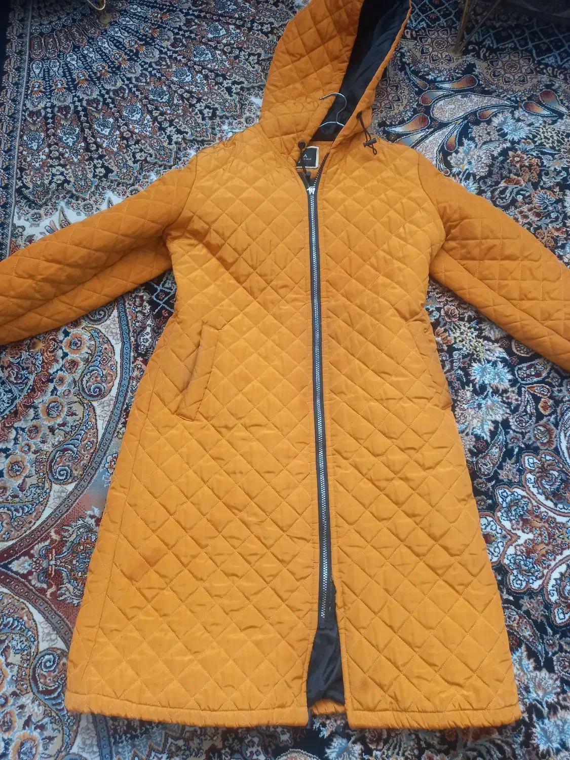 مانتو پاییزه و پافر|لباس|تویسرکان, |دیوار