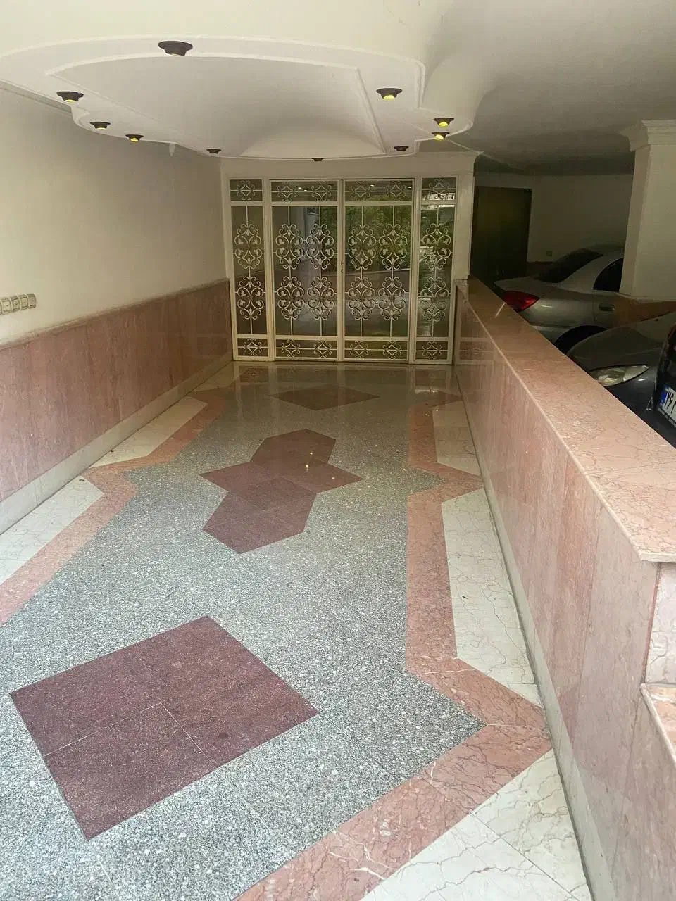 میرداماد شمالی ۲۰۰متر سه خوابه