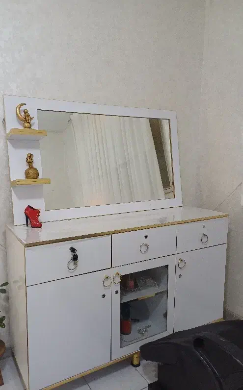 فروش فوری لوازم ارایشگاه|آرایشگاه و سالن‌های زیبایی|گلپایگان, |دیوار