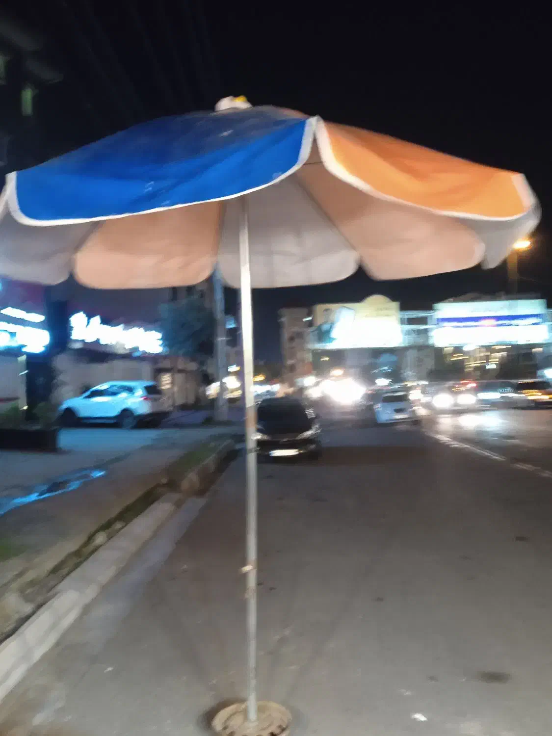 چتربزرگ 3در3 متر سه تا موجود|کافی‌شاپ و رستوران|رشت, جهاد|دیوار