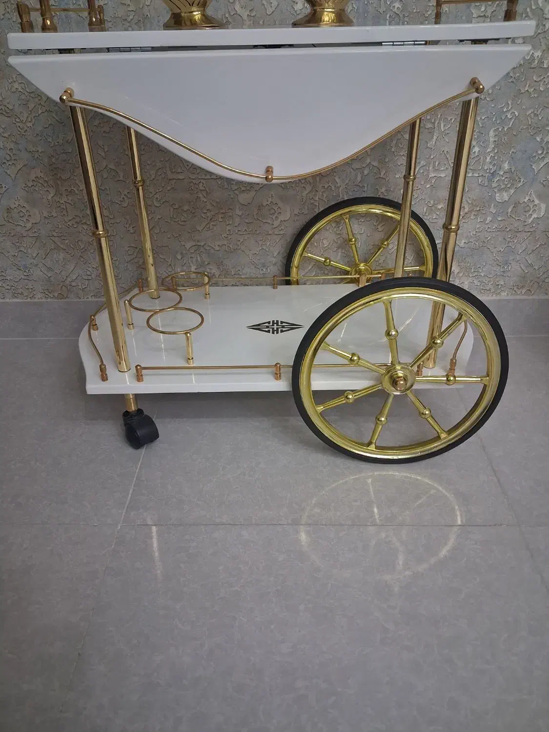 فروش جلو مبلی میز تلویزیون ومیز بار سلطنتی|مبلمان خانگی و میز عسلی|ارومیه, |دیوار