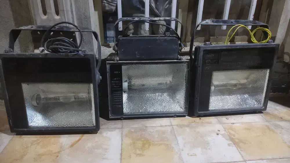 پروژکتور ۴۰۰ وات ، ۲۵۰ وات|لامپ و چراغ|شیراز, پودنک|دیوار