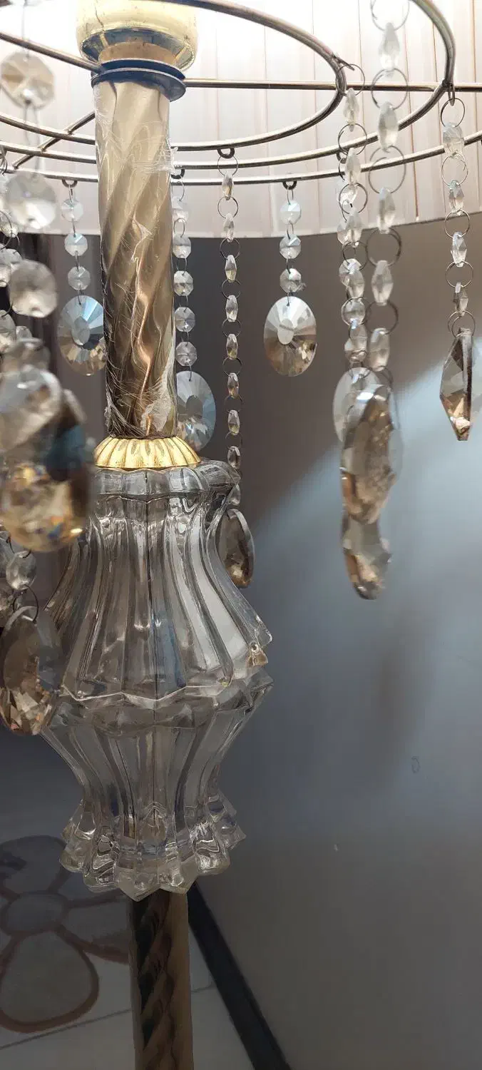 آباژور کنار سالنی کاملا نو|چراغ خواب و آباژور|گلستان (تهران), |دیوار