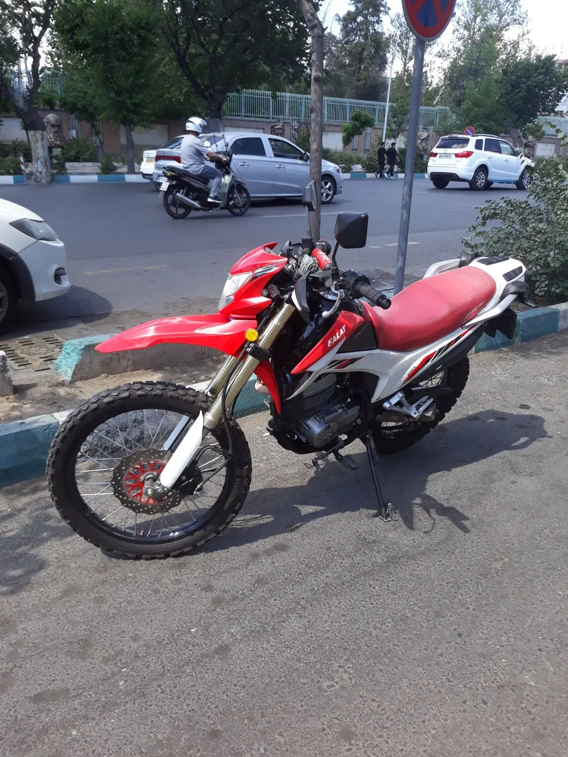 جهان همتا فلات crf 200 شکاری، پرقدرت و پر شتاب|موتورسیکلت|تهران, جابری|دیوار