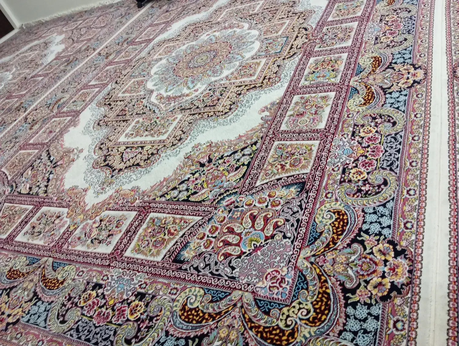 فرش۹متری وکناره|فرش|قم, هفت تیر|دیوار