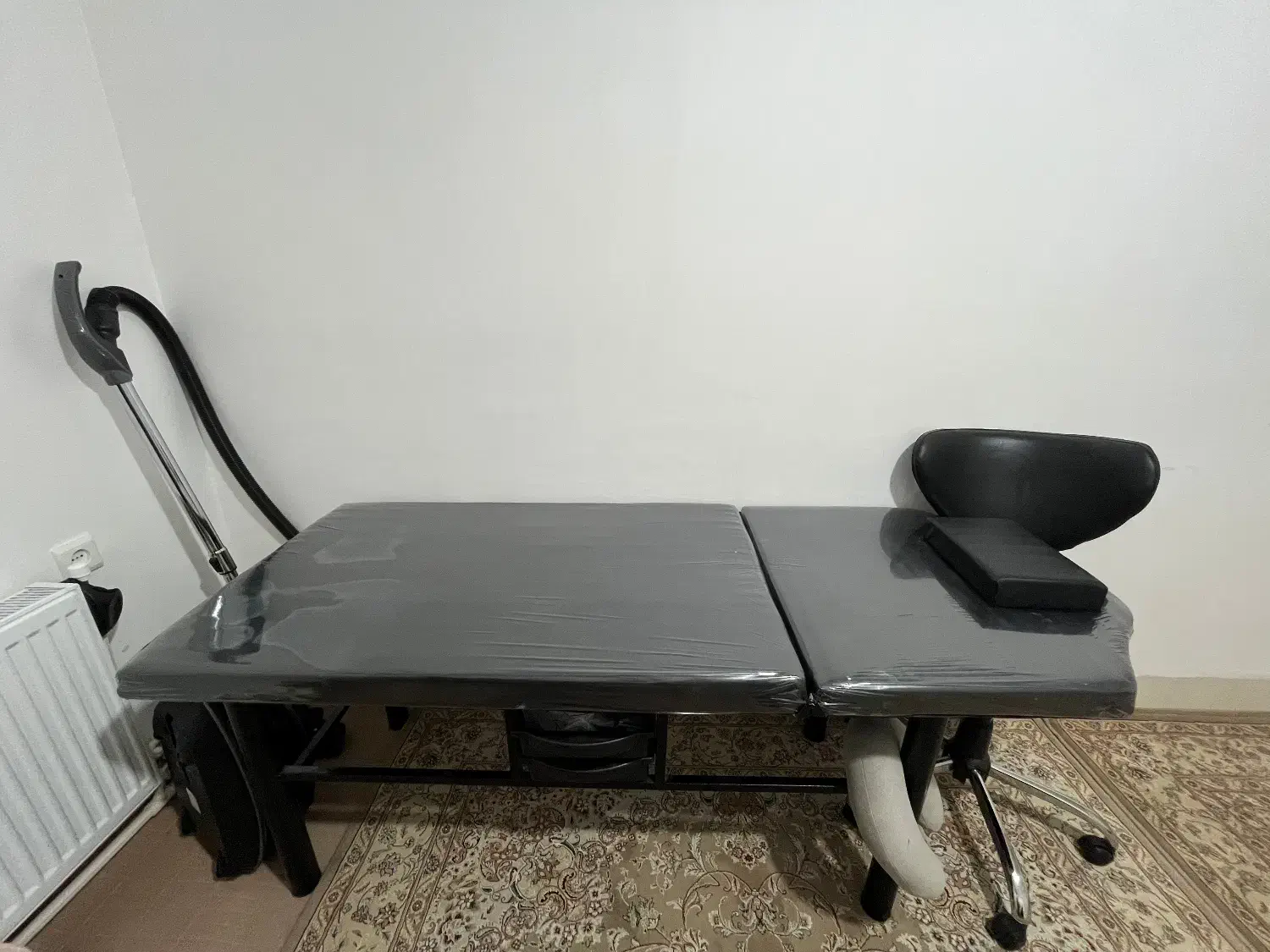 تخت مژه ، اپیلاسیون ، کاشت مو ( چند منظوره)|آرایشگاه و سالنهای زیبایی|سردشت, |دیوار