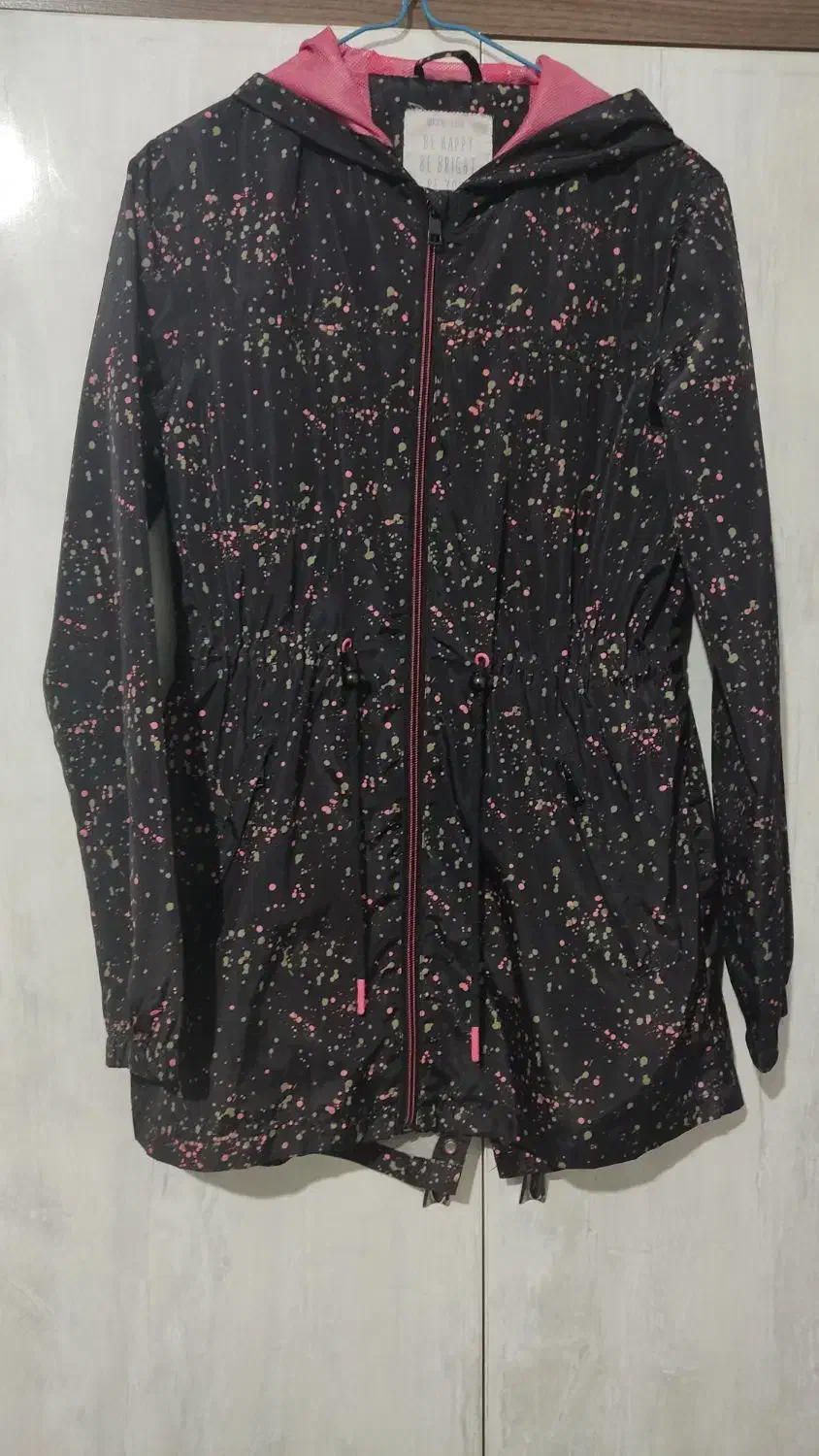 بارانی|لباس|اردبیل, |دیوار