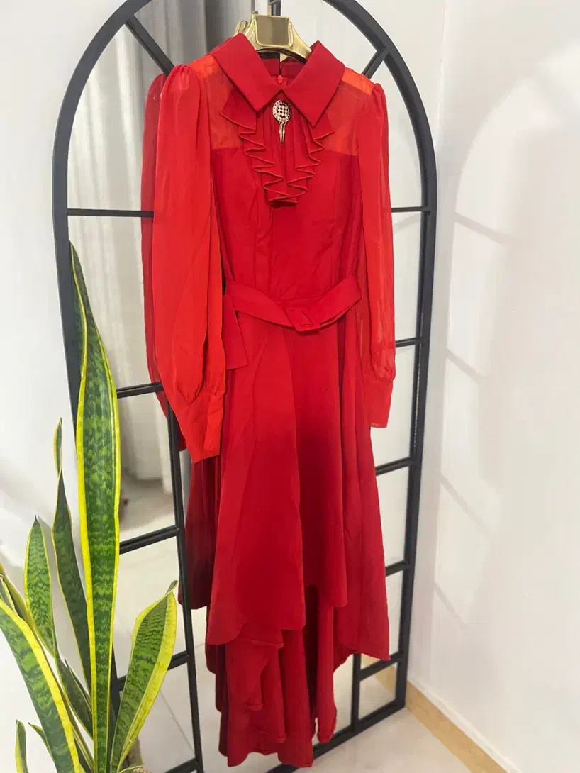 پیراهن مجلسی دنباله دار|لباس|رشت, گلزاران|دیوار