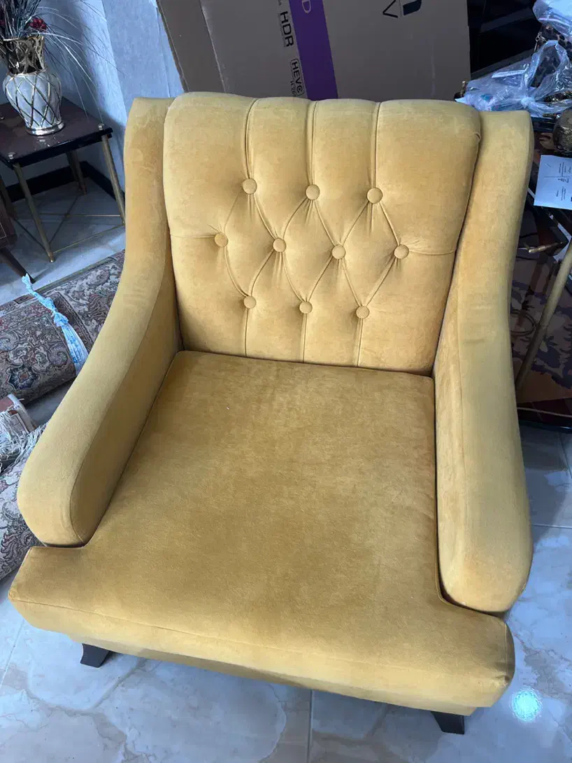 مبل۷ نفره ب همراه میز وسط|مبلمان خانگی و میز عسلی|کرج, شهرک آسمان|دیوار