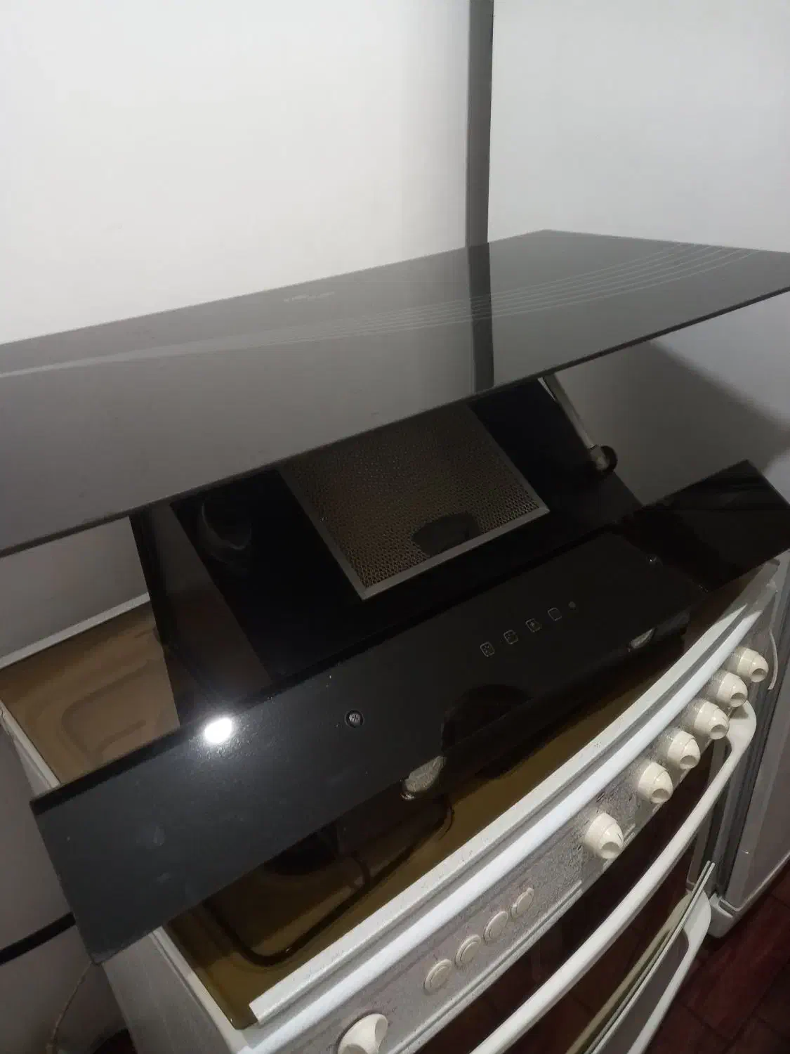 هود روکار پارس|هود|رباط‌کریم, رباط‌کریم|دیوار