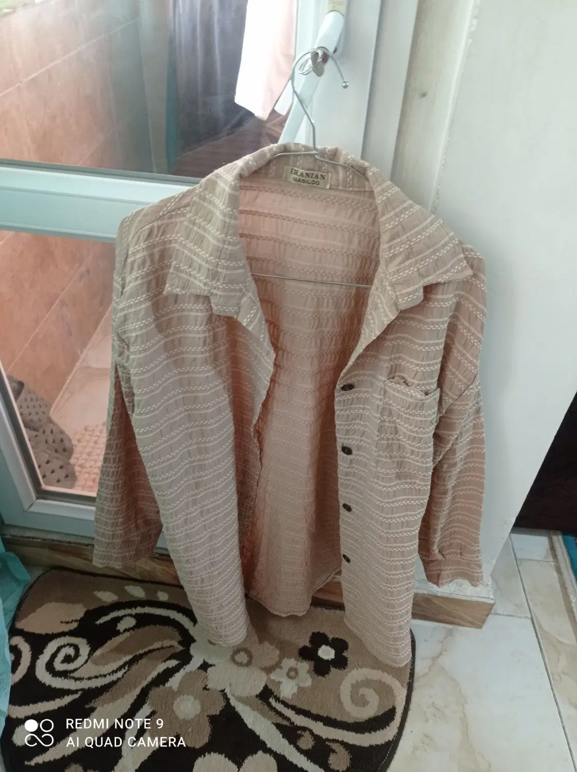 مانتو|لباس|کرج, گلستان|دیوار