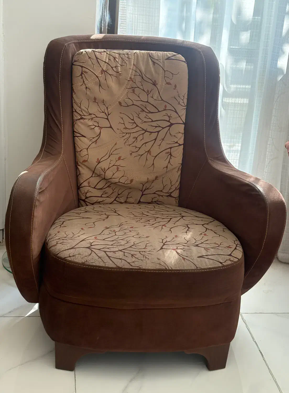 یک دست راحتی ۷ نفره|مبلمان خانگی و میز عسلی|اصفهان, هزارجریب|دیوار