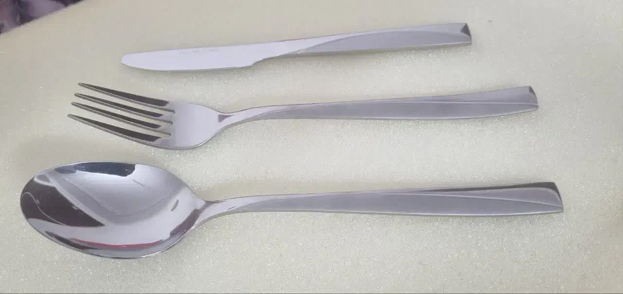 قاشق چنگال ۱۸ نفره|ظروف سرو و پذیرایی|یزد, |دیوار