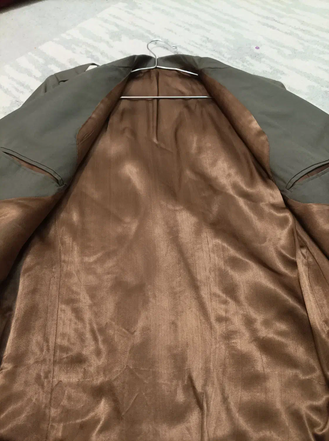 کت و پیراهن نظامی|لباس|گلبهار, شهر جدید گلبهار|دیوار