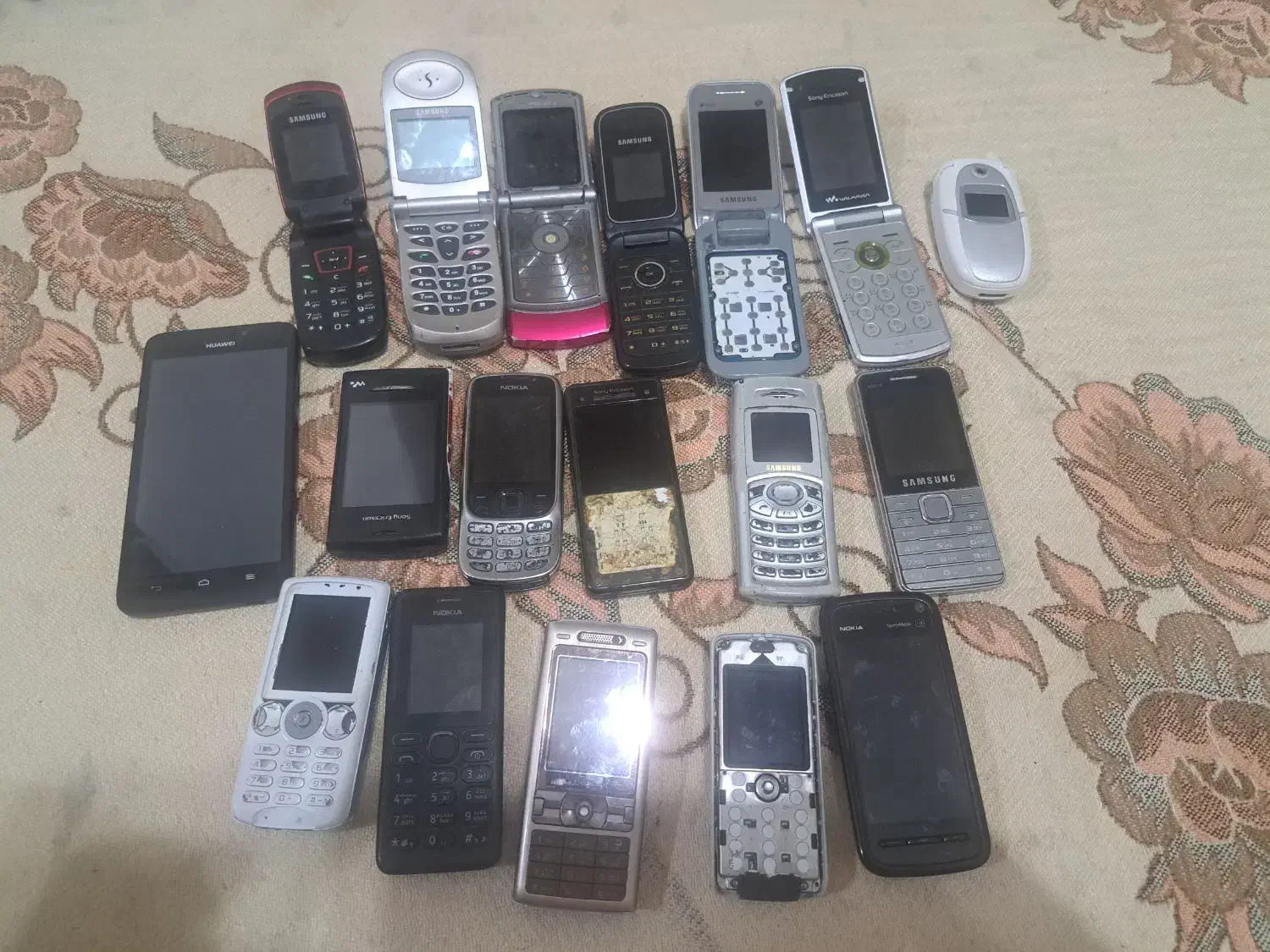 موبایل|موبایل|رباط‌کریم, رباط‌کریم|دیوار