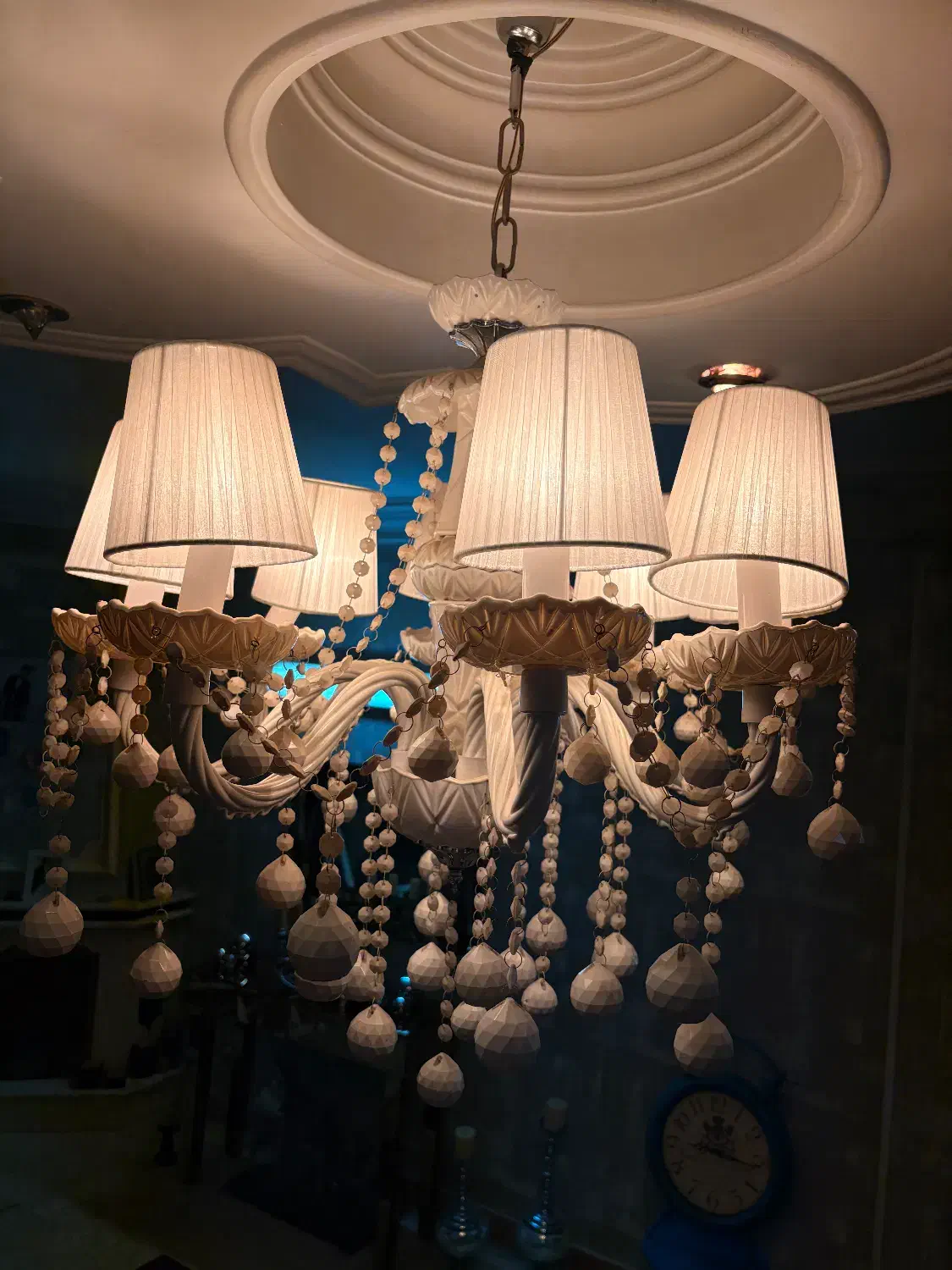 لوستر سفید|لوستر و چراغ آویز|تهران, تهرانسر شرقی|دیوار