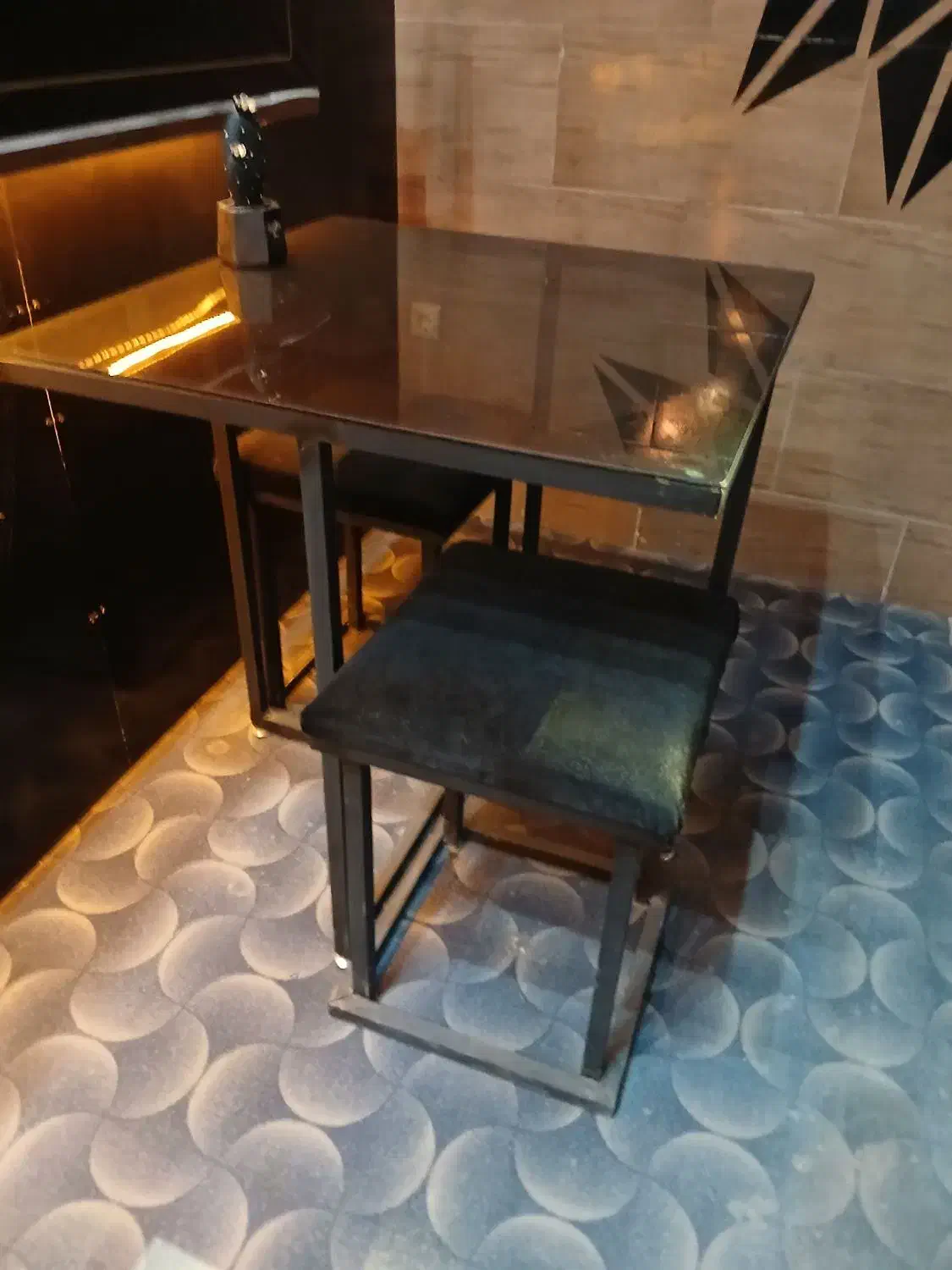 میز و صندلی|میز و صندلی غذاخوری|فولادشهر, مسکن مهر فولادشهر|دیوار