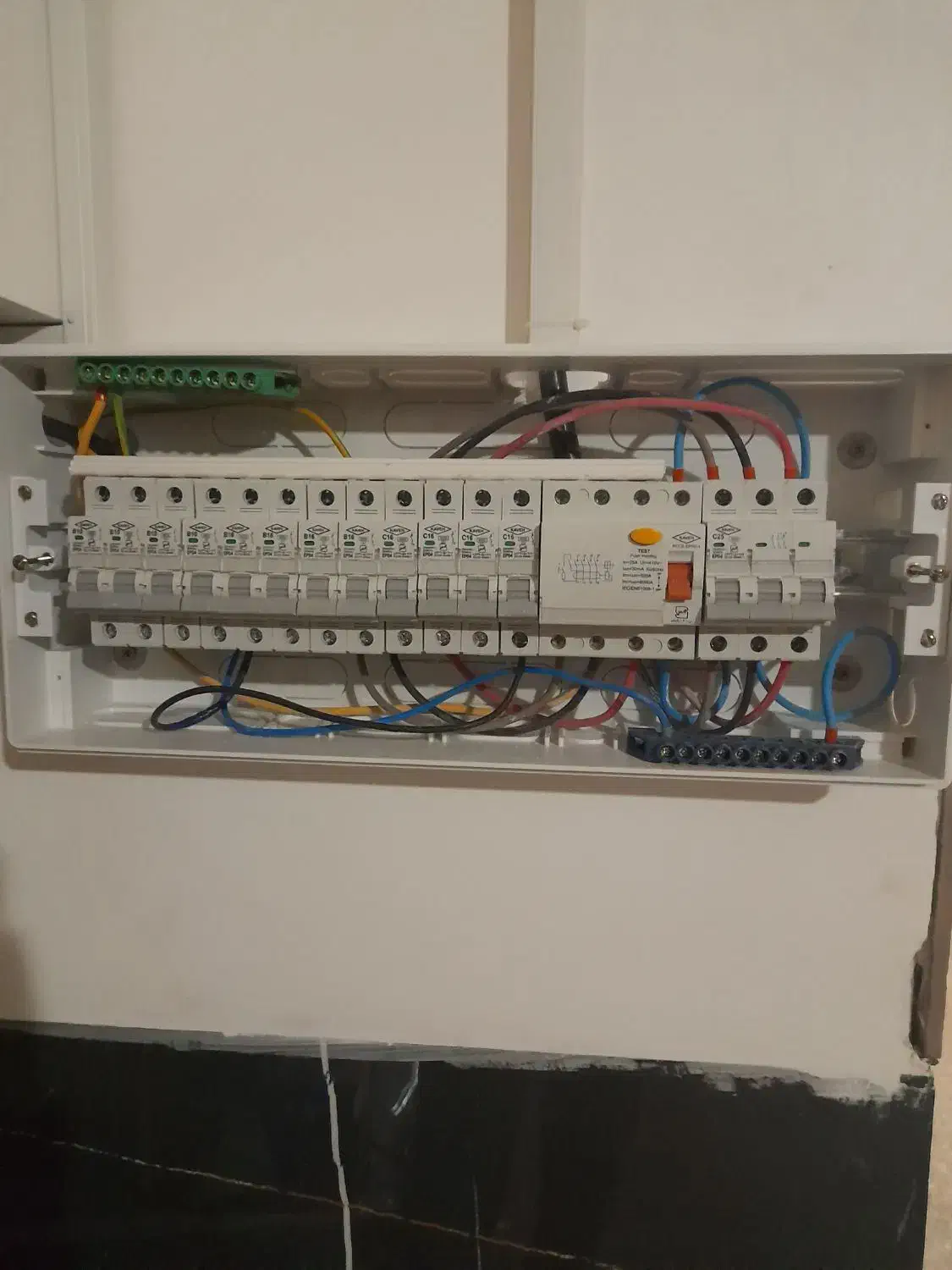 برقکاری ساختمان|خدمات پیشه و مهارت|قم, علی آباد سعدگان|دیوار