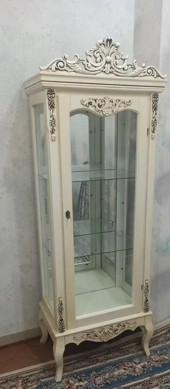 بوفه|بوفه، ویترین، کنسول|مهاجران, |دیوار