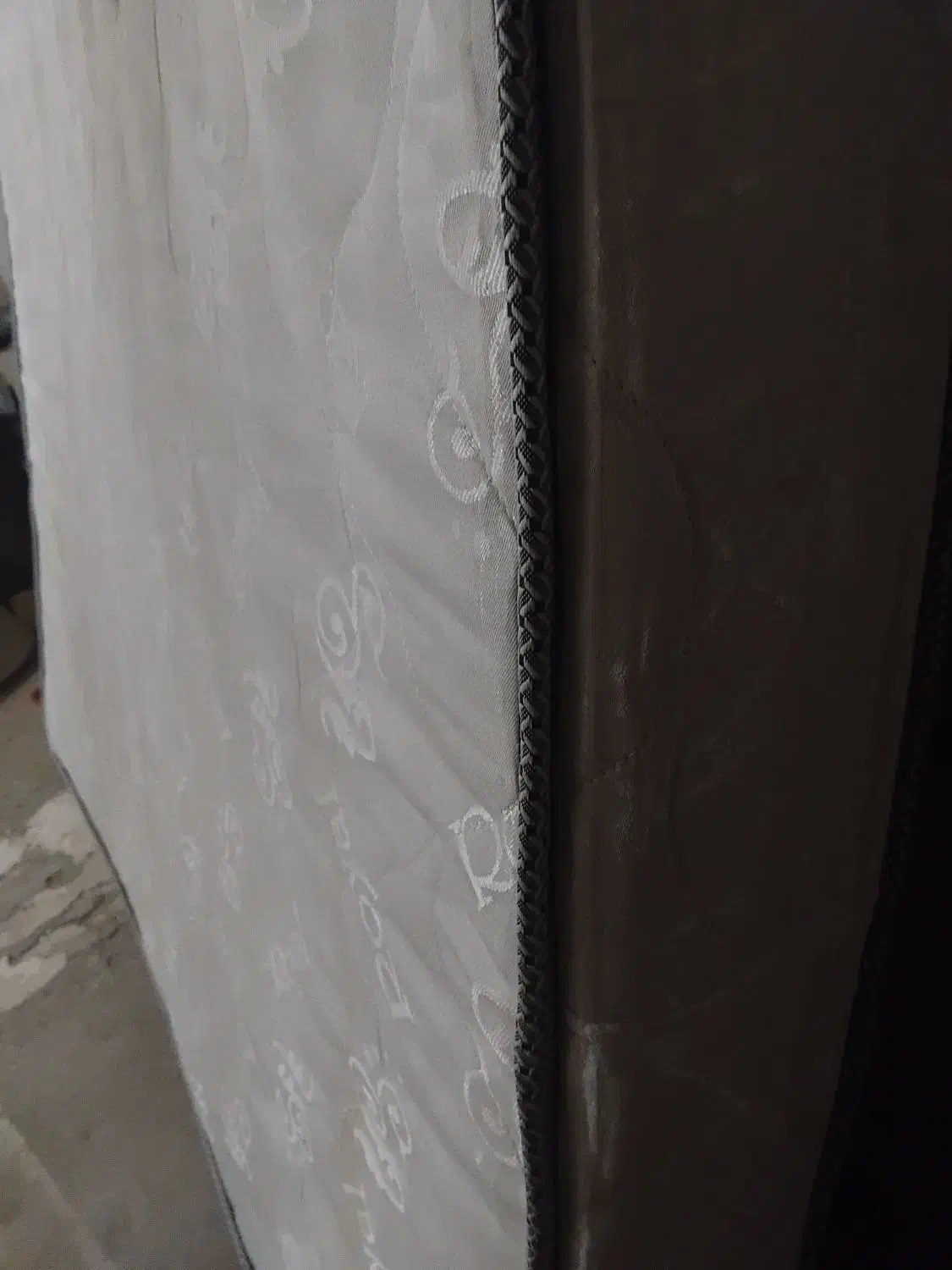 تشک تخت خواب دو نفره ای رویال|تشک تختخواب|میانه, |دیوار